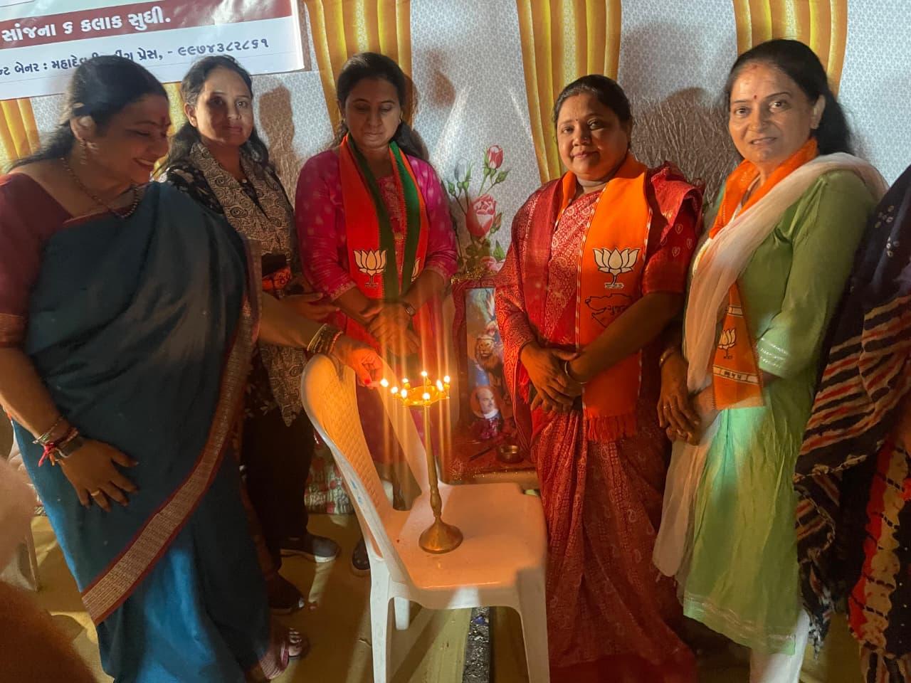 પાલીતાણા નગરપાલિકા સ્થાનિક સ્વરાજ ચૂંટણી 2026. ભારતીય જનતા પાર્ટી પાલીતાણા વોર્ડ નં. 5 ના મધ્યસ્થ કાર્યાલયનું પૂર્વ ધારાસભ્ય મહેન્દ્રસિંહ સરવૈયા ના હાથે ઉદ્ઘાટન કરવામાં આવ્યું.  